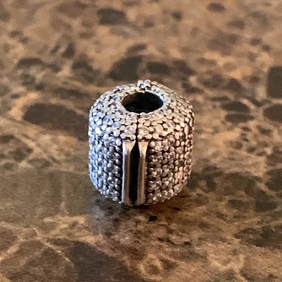 COPY - Authentic Pandora Pave Barrel Clip Charm S925 ALE Cubic Zirconia Sterlin… - Picture 2 of 6
